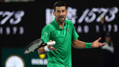 Джокович без борьбы вышел в четвертьфинал Aus Open из-за травмы соперника