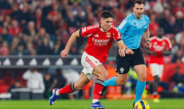 В кого 9.5? Стали відомі оцінки Трубіна та Судакова за матч проти Ештрели