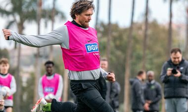 ФОТО. Олександр Усик провів футбольне тренування з житомирським Поліссям