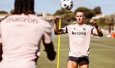 С Таловеровым в запасе. Сток Сити в гостях упустил победу в Чемпионшипе