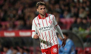 ФОТО. Емоції Ваната після голу за Жірону. Святкує з фанами