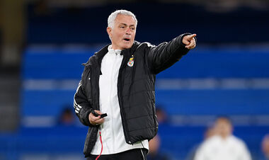 Моурінью розлютився на питання журналістів про його зарплату в Бенфіці