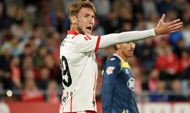 Photo. Girona turned to Vanata after his goal in the winning match