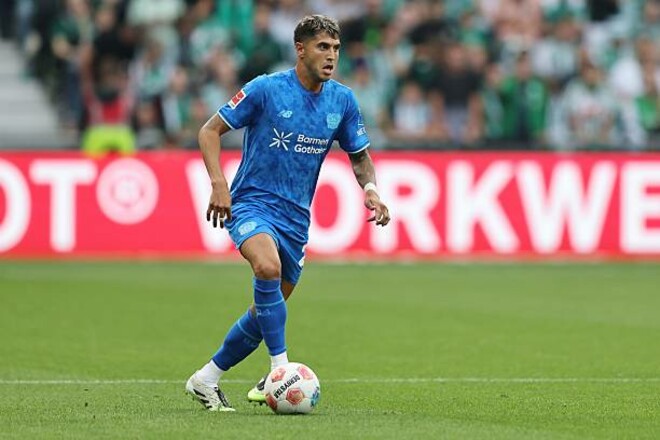 ОФІЦІЙНО. Баєр продовжив контракт з чемпіоном світу 2022