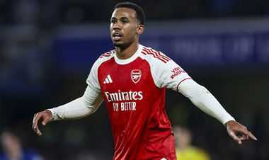 Скандал після свистка: гравці Арсенала і МЮ зійшлися в сутичці