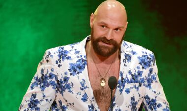 Зірковий супертяж стверджує, що двічі побив Олександра Усика