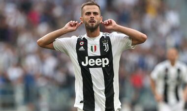 ОФИЦИАЛЬНО. Экс-игрок Ювентуса и Барселоны завершил карьеру