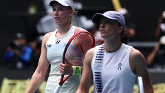 Свьонтек вилетіла. Визначено другу півфінальну пару Australian Open у жінок