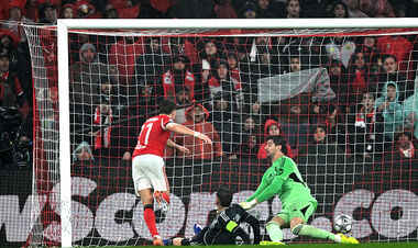 ВІДЕО. Бенфіка зрівняла рахунок з Реалом. Шельдеруп забив Куртуа поміж ніг