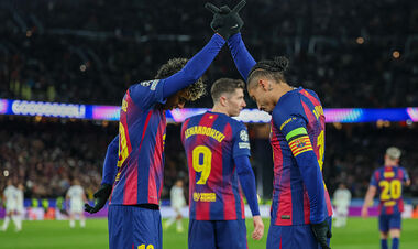 ВІДЕО. Після Левандовськи у ворота Копенгагена забили і Ямаль з Рафіньєю