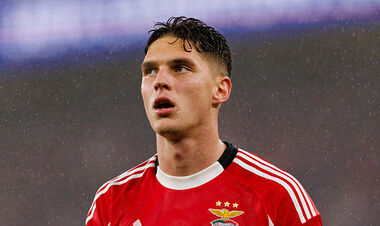 ФОТО. Судаков звернувся з питанням до Трубіна після шаленого голу воротаря