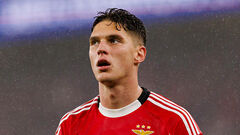 ФОТО. Судаков обратился с вопросом к Трубину после безумного гола вратаря