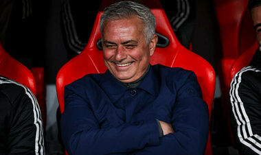 Жозе Моуринью уверен, что вратарю сборной Украины повезло