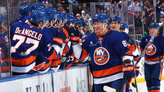 НХЛ. Дербі Нью-Йорка з голом новачка, хет-трик, поразка Колорадо