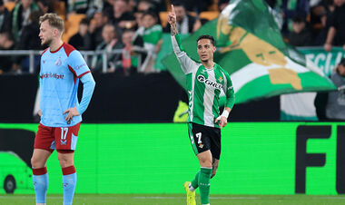 ВИДЕО. Шедевр: Антони оформил гол+ассист за тайм в матче Бетис – Фейеноорд