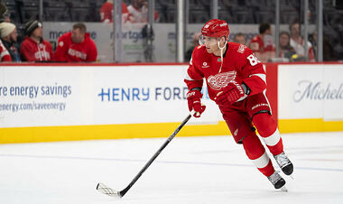 Лучший американский бомбардир в истории НХЛ, победы Бостона и Монреаля