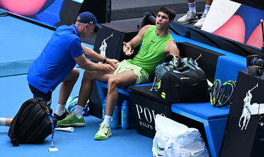 Алькарас за 5.5 часа выиграл у Зверева драматичный полуфинал Aus Open 2026