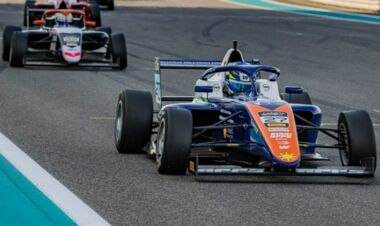 Формула-4. Бондарев в битве за победу в UAE4. Смотреть онлайн LIVE