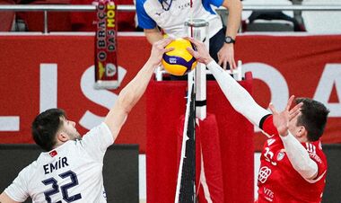 Бенфика с украинцем разгромила соперника и возглавила чемпионат Португалии