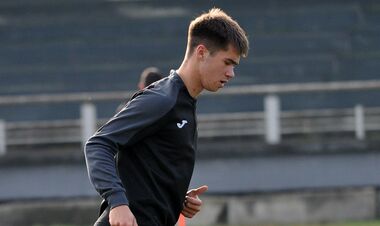 ОФІЦІЙНО. Клуб Першої ліги продовжив контракт з основним гравцем