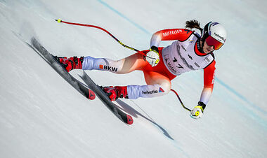 Гірські лижі. Перша перемога Блан на Кубку світу, Годжа зупинилась за нею