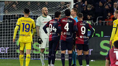 Кальяри разгромил Верону в матче чемпионата Италии