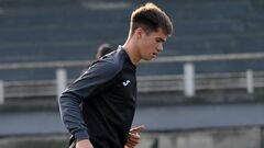 ОФІЦІЙНО. Клуб Першої ліги продовжив контракт з основним гравцем