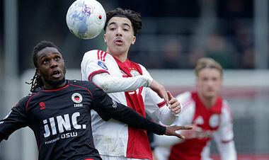 На глазах Зинченко. Аякс опозорился на выезде, упустив победу