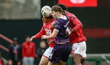 Сикан не реализовал моменты, а Андерлехт уступил Стандарду