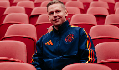 ФОТО. Универсальный левоногий футболист. Как Аякс представил Зинченко