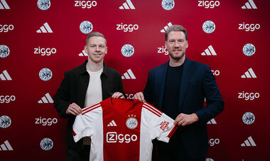 ФОТО. Как Зинченко в Нидерландах подписал контракт с Аяксом