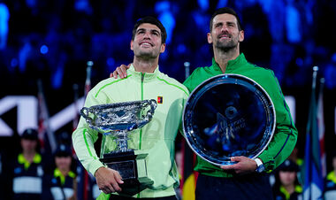 ФОТО. Церемония награждения: как Алькарасу вручали трофей Aus Open 2026