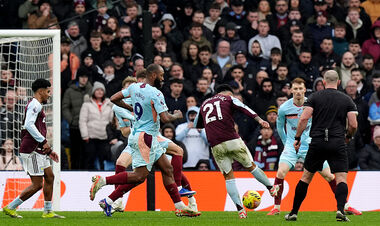 Астон Вілла – Брентфорд – 0:1. Перемога вдесятьох. Відео голів, огляд матчу