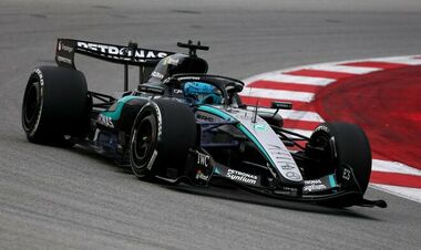 Новий болід Мерседес побив рекорд швидкості на тестах Ф1 у Іспанії