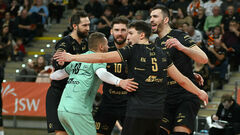 Проект с Семенюком прервал серию поражений и возглавил ПлюсЛигу