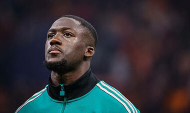 Травма під час гри: захисник Ліверпуля не дограв матч із Челсі