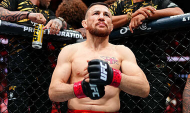 Двалишвили не оставил шансов Сэндхагену и защитил титул чемпиона UFC