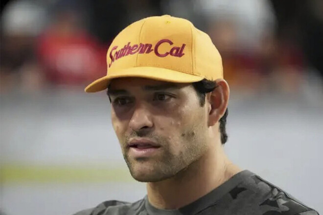 ФОТО. Арестован известный футбольный комментатор. У него ранение