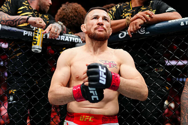 Двалішвілі не залишив шансів Сендхагену і захистив титул чемпіона UFC