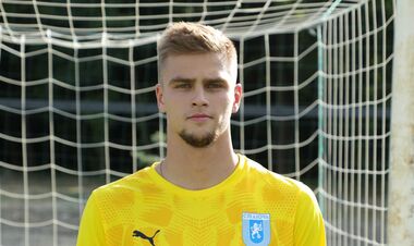 Голкипер Павел Исенко получил красную карточку в матче чемпионата Румынии