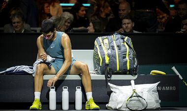 Алькарас снялся с турнира ATP 500 в Роттердаме, где в 2025 выиграл трофей