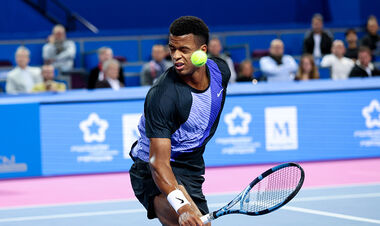 ВІДЕО. Тенісист знявся з матчу – м'яч від його ракетки зрикошетив у око