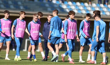 ФОТО. Динамо U-19 провело передматчеве тренування. Несподівані гості