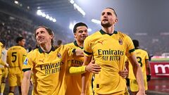 Гонка продолжается. Милан на выезде разгромил Болонью