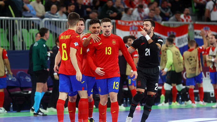 Испания и Хорватия определили первого финалиста чемпионата Европы