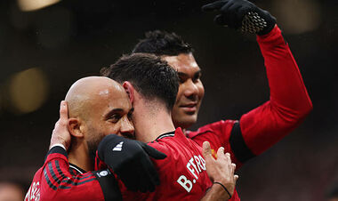 Манчестер Юнайтед одолел Тоттенхэм, который с 29 минуты играл в меньшинстве