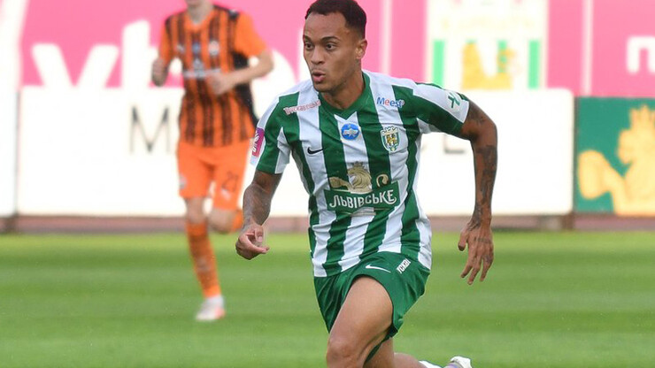 Металлист 1925 завершает два громких трансфера за много миллионов евро