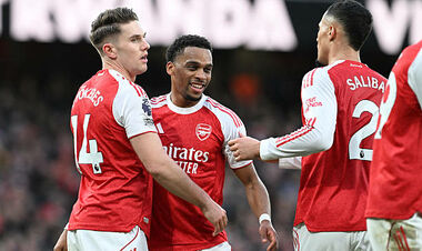 С дублем Дьекереша. Арсенал разбил Сандерленд и закрепился на вершине АПЛ