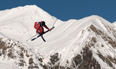 Разыграно 5 комплектов наград. Медальный зачет ОИ-2026 после первого дня