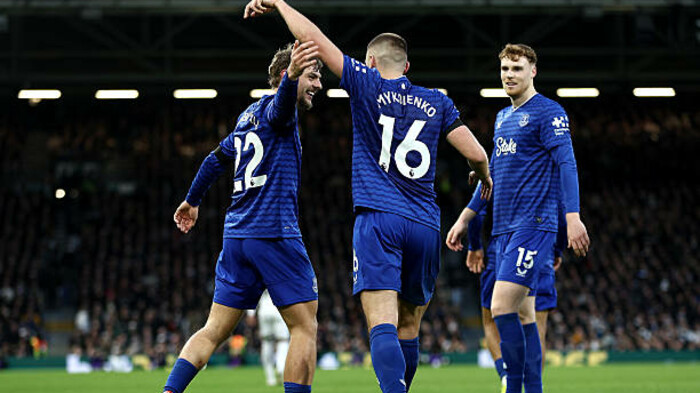 Миколенко забил в свои, но исправился. Виталий спас матч для Эвертона